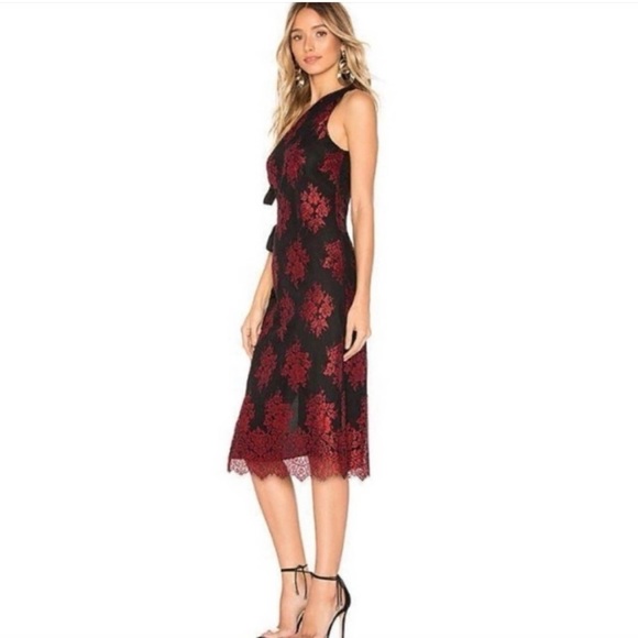 H:ours Leonardo One Shoulder Cut-Out Gown in Spanish Red/Black - Picture 6 of 6